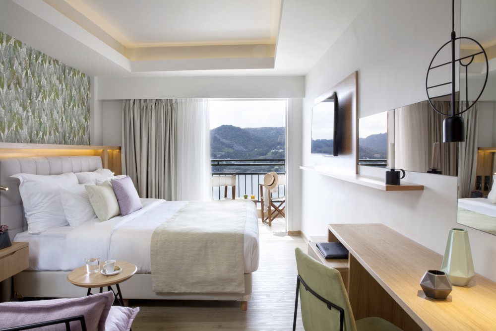 Executive room mountain/ sea view