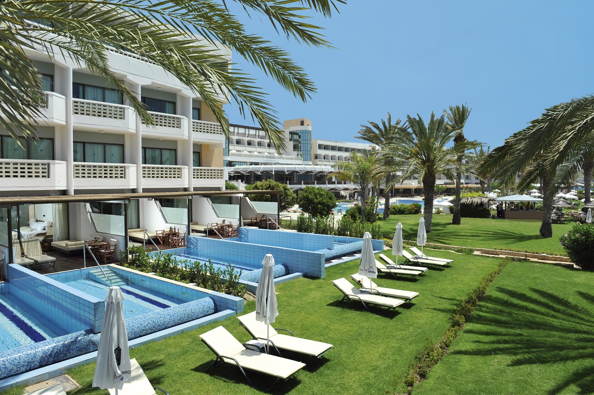 Athena Beach Hotel 4*