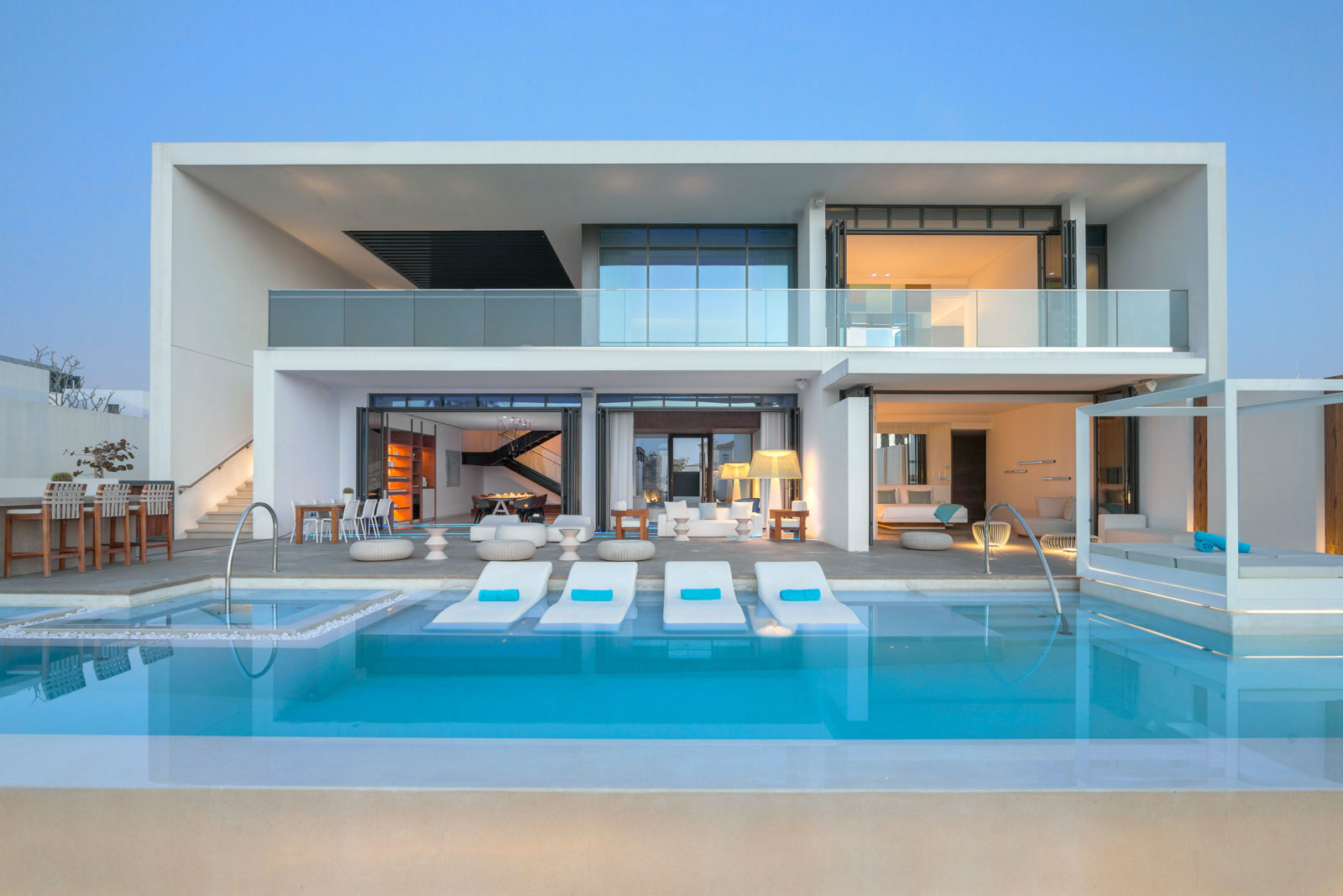 Ultimate beach villa  