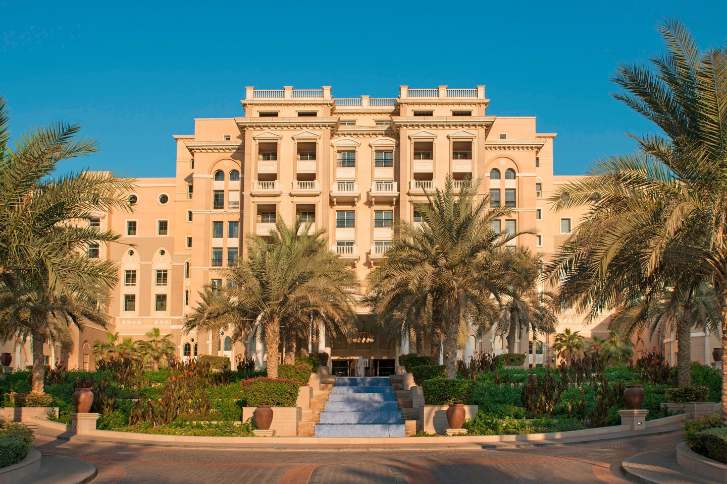 The Westin Dubai Mina Seyahi Beach Resort 5*