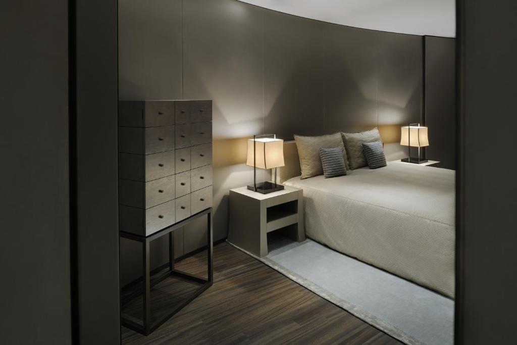 Armani Signature suite