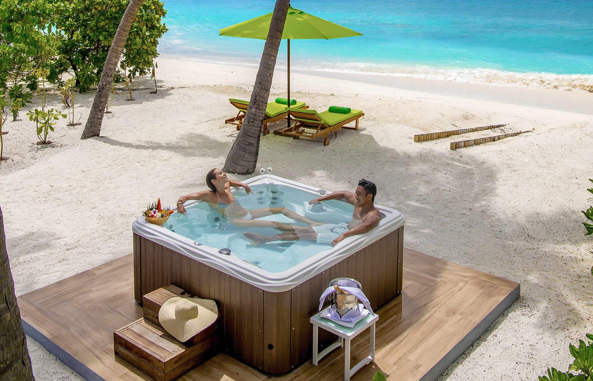 Jacuzzi beach villa