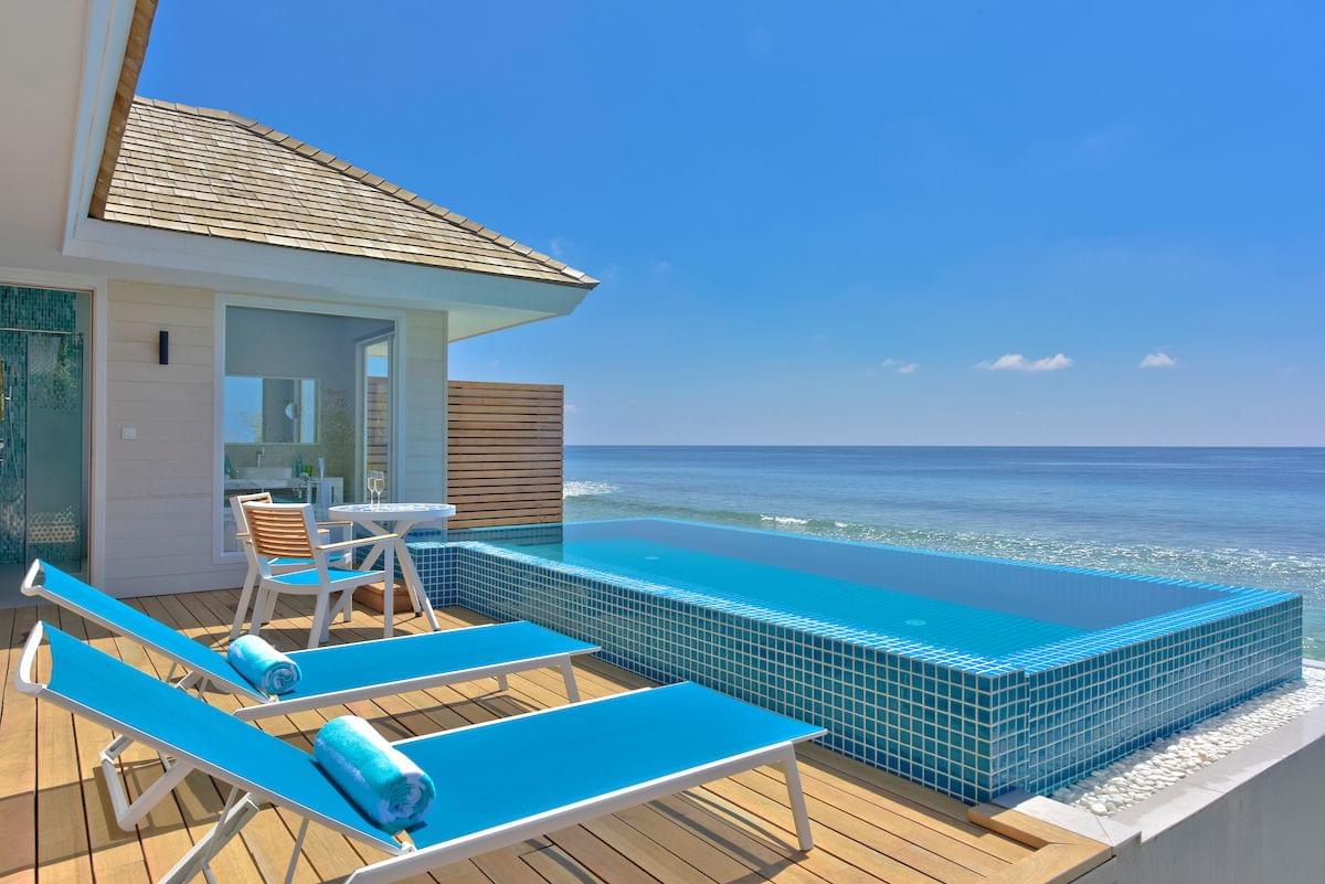 Ocean pool villa