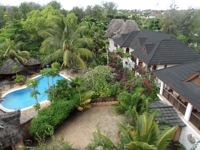 Langi Langi Beach Bungalows 3*